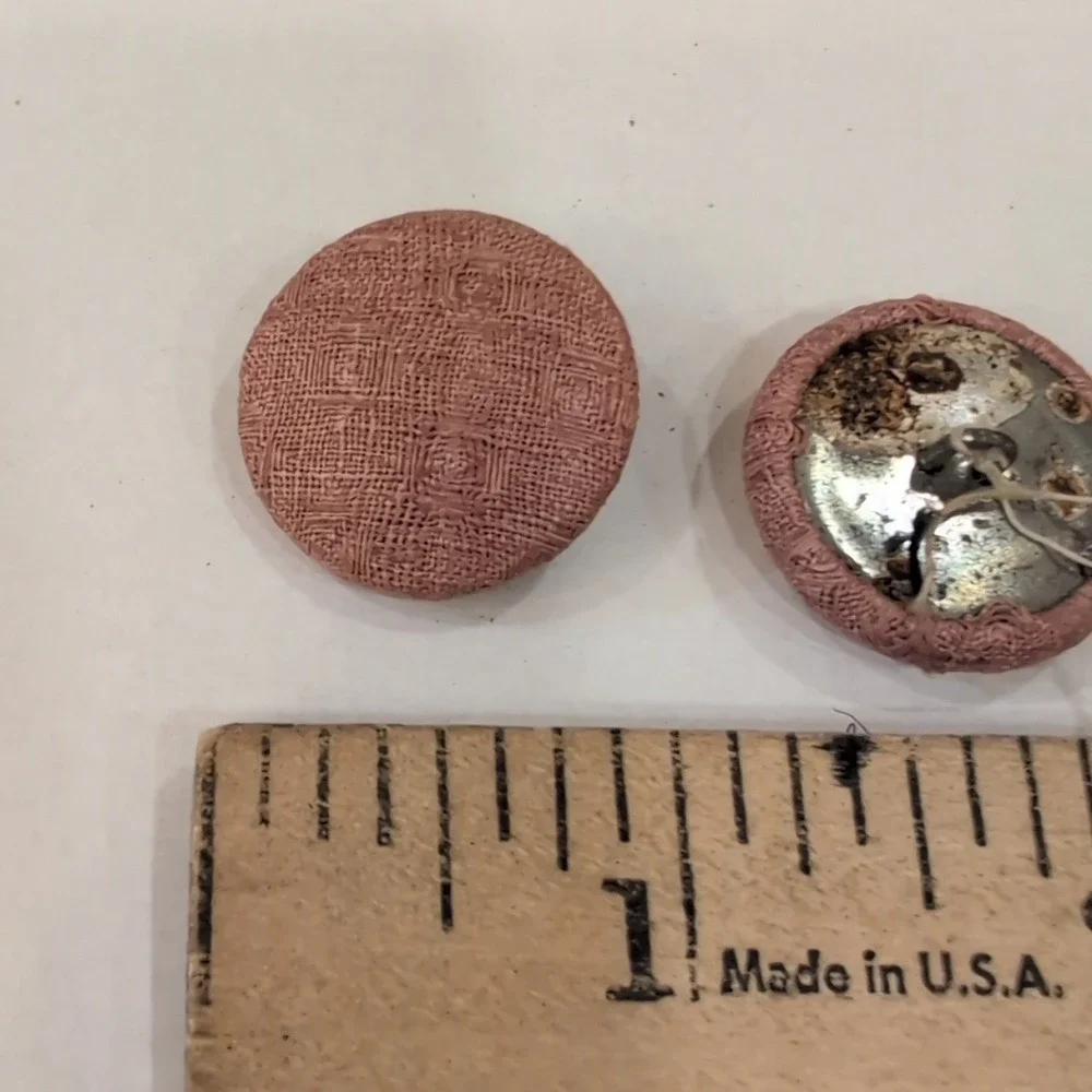 Set of 3 Vintage Pink Round Fabric Covered‎ Buttons & Metal Back - Picture 4 of 4